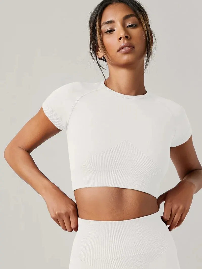 Camiseta Esportiva Feminina Sem Costura – Manga Curta para Yoga, Corrida e Academia, Roupa Fitness Confortável e Respirável