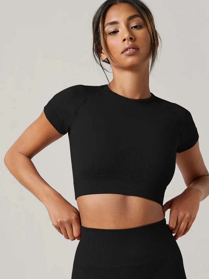 Camiseta Esportiva Feminina Sem Costura – Manga Curta para Yoga, Corrida e Academia, Roupa Fitness Confortável e Respirável